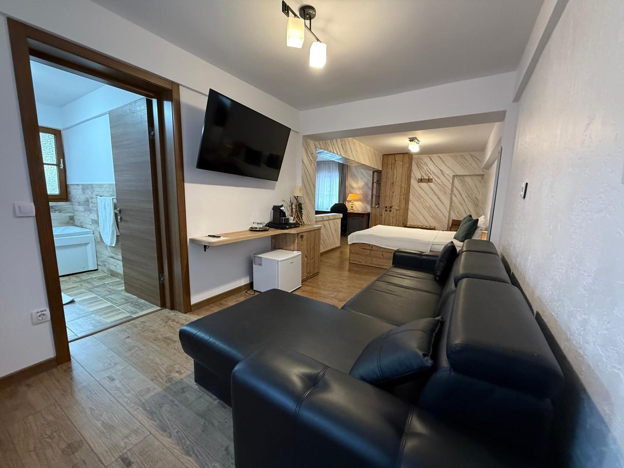Conacul Radacinilor Hotel Petrozsény Kültér fotó
