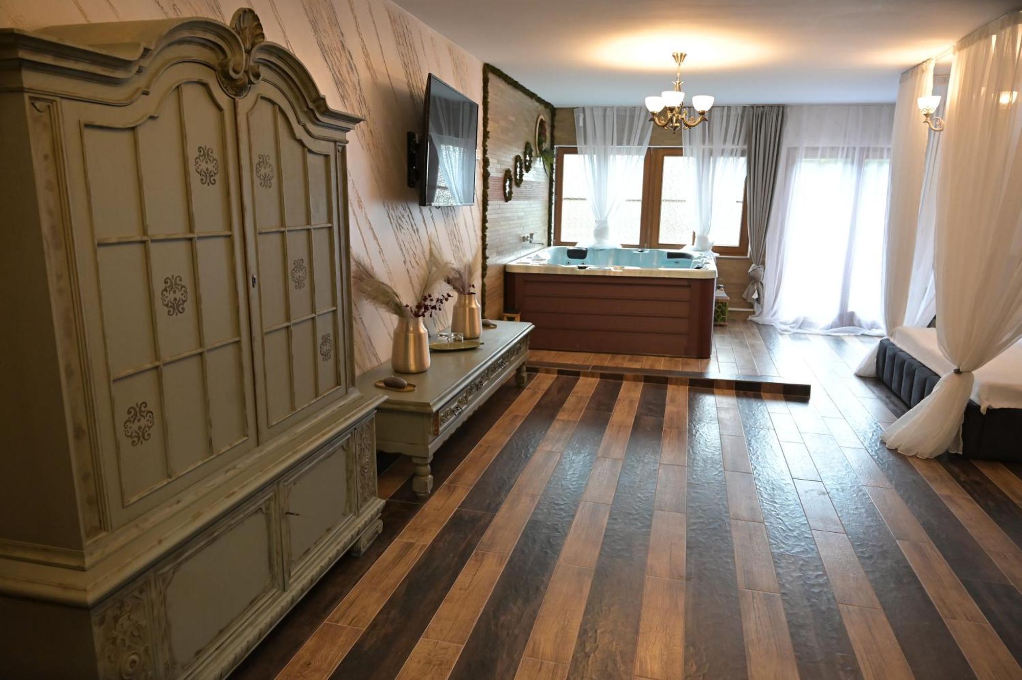 Conacul Radacinilor Hotel Petrozsény Kültér fotó