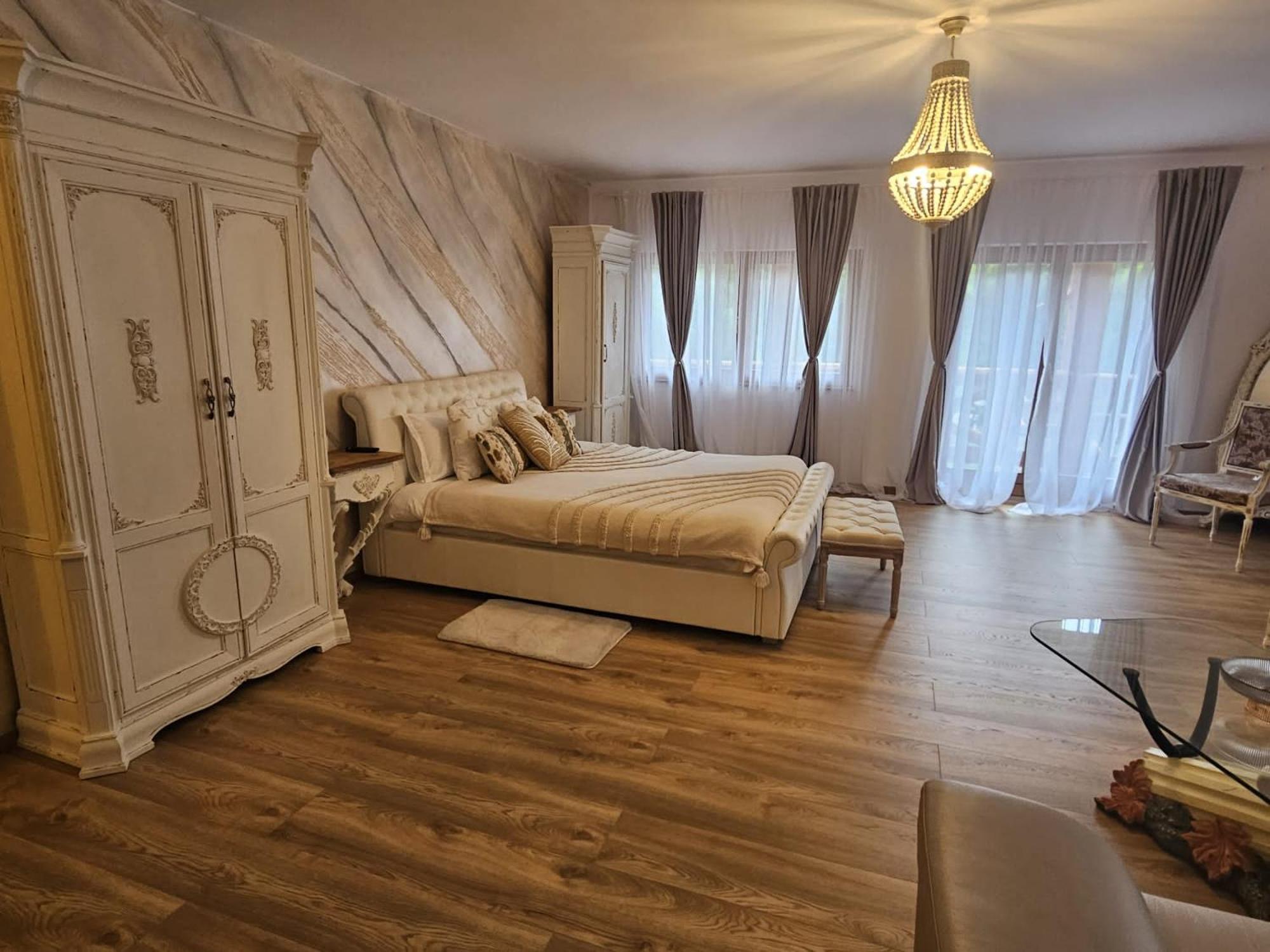 Conacul Radacinilor Hotel Petrozsény Kültér fotó