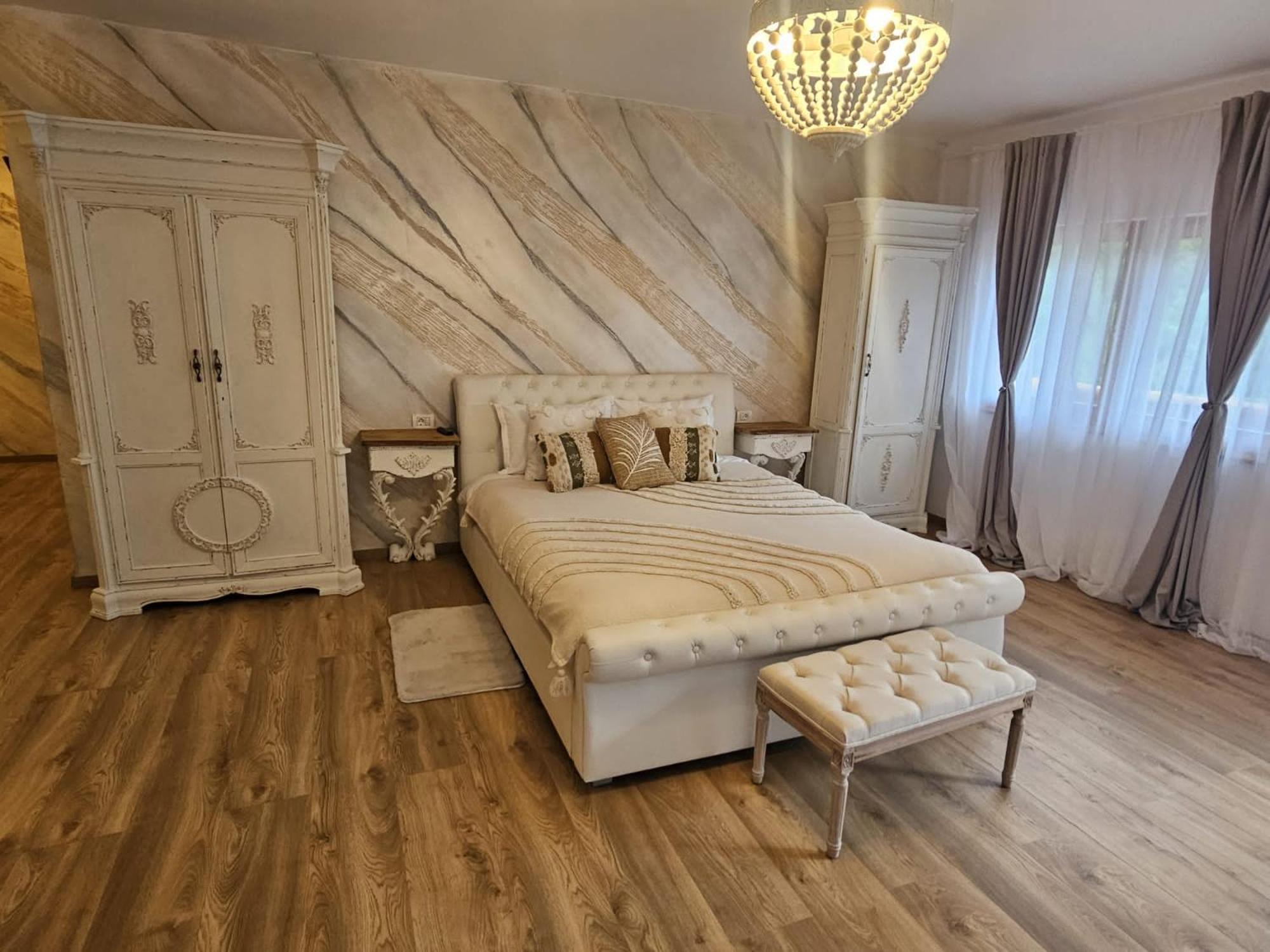 Conacul Radacinilor Hotel Petrozsény Kültér fotó